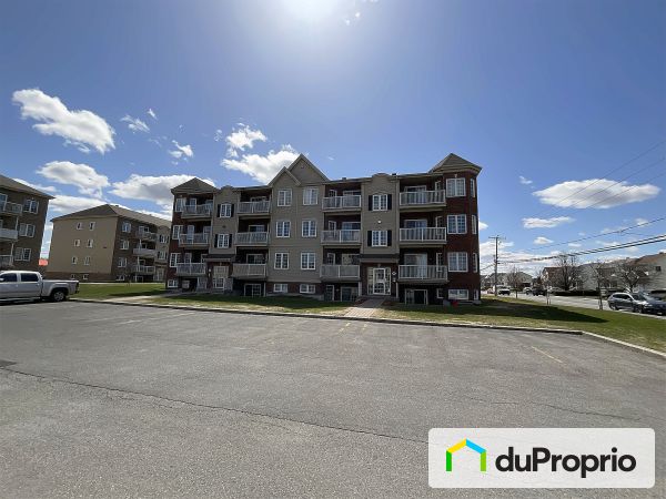 Summer Front - 102-762 rue Valois, Vaudreuil-Dorion for sale