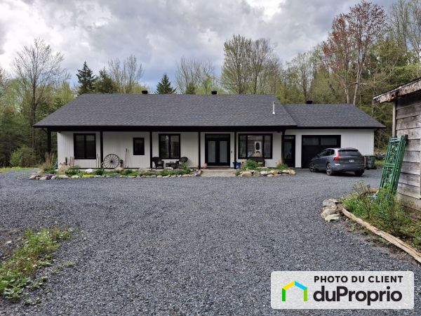 255 chemin Carrier, Stratford for sale