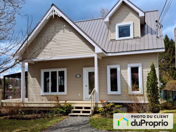 415 rue Principale, Rivière-à-Pierre for sale