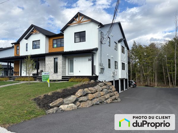 Garage - 4-309 rue Paul-Hebert, Cowansville for sale