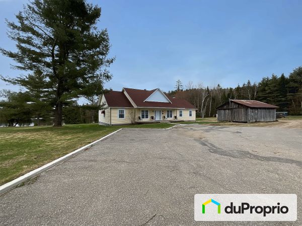 407 Route 366 Ouest, La Pêche (Ste-Cecile-De-Masham) for sale