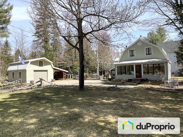 907 chemin de la Rivière, Val-David for sale