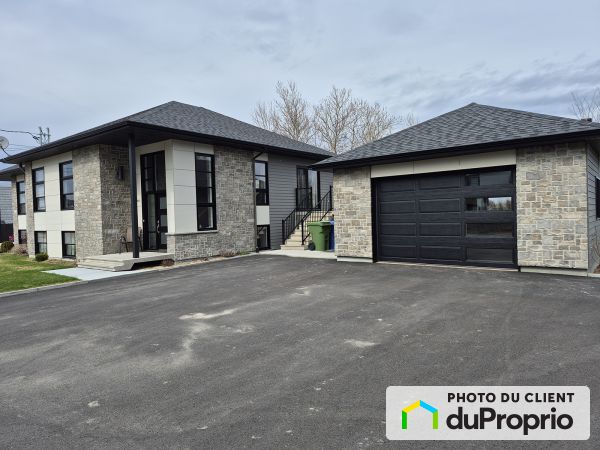 1947, rang Saint-Pierre, Chicoutimi (Chicoutimi) à vendre