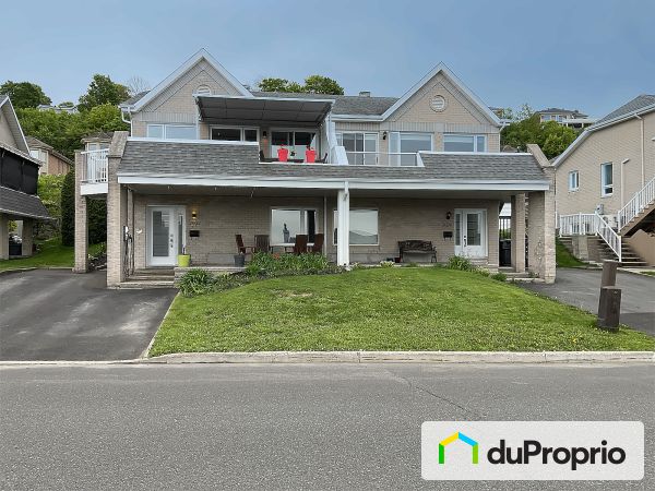 2932, rue Saint-Laurent, St-Romuald à vendre