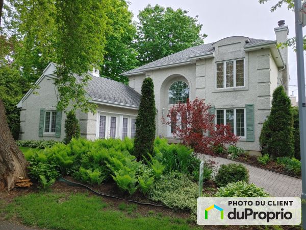 761, rue Léonard-de Vinci, Ste-Dorothée (Îles-Laval) à vendre