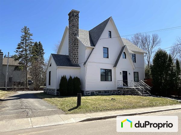 1107 rue Sainte-Anne, St-Félicien for sale