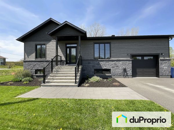 3944 rue de l&#39;Église, Dunham for sale