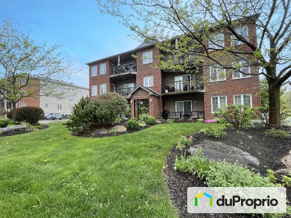 104-633, montée des Seigneurs, Granby à vendre