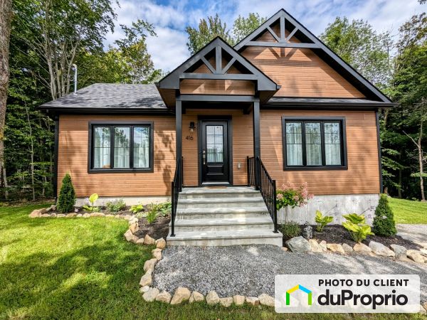 416 rue des Étoiles, St-Hippolyte for sale