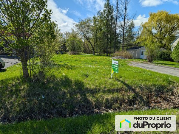 1439, rue Bernier, St-Jean-sur-Richelieu (St-Luc) à vendre