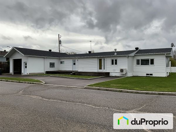 1687 rue Ringuet, St-Félicien for sale