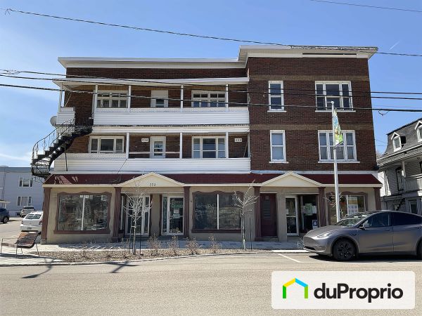 326-336 rue St-Étienne, La Malbaie à vendre