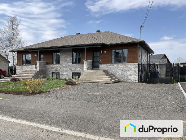 111 rue Moreau, St-Apollinaire for sale