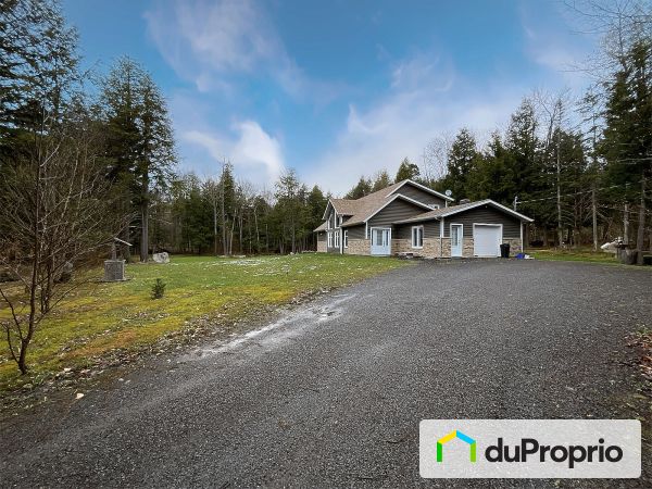 220 chemin Darrah, Sutton for sale
