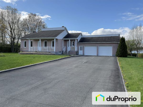 14, rue des Pins, Ste-Cécile-De-Milton à vendre