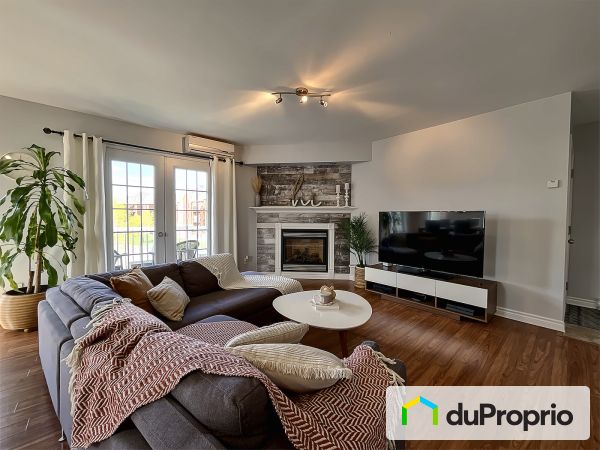 Salon du logement - 7-350, rue Bohemier, Mascouche à vendre