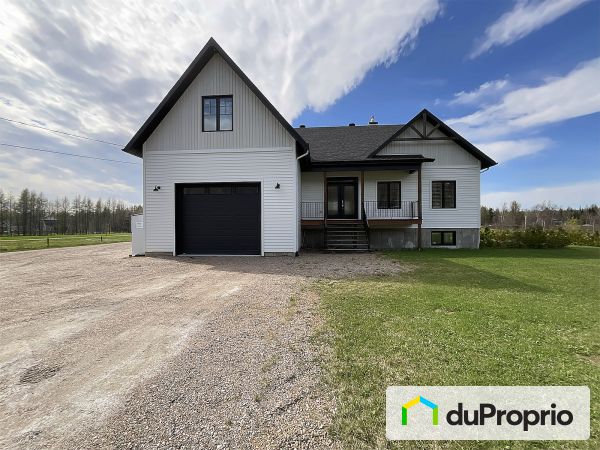 2205 chemin de Bélair, Val-Bélair for sale