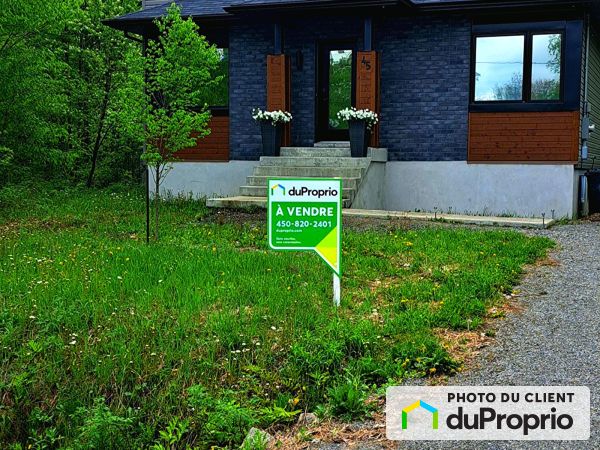 45 rue du Torrent, St-Hippolyte for sale