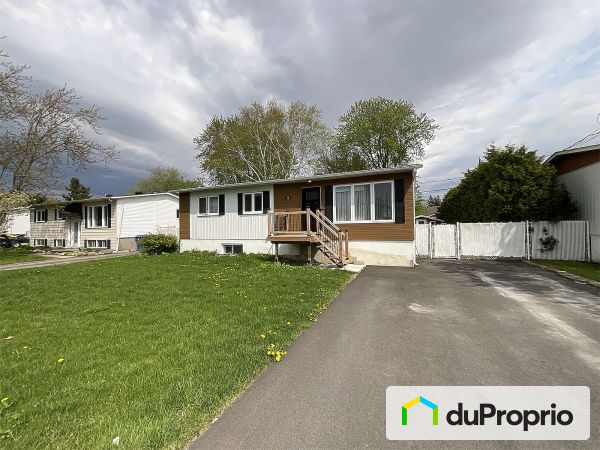 Driveway - 38 rue de Liège, St-Constant for sale