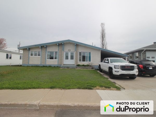749 rue Louis-Philippe, Baie-Comeau for sale