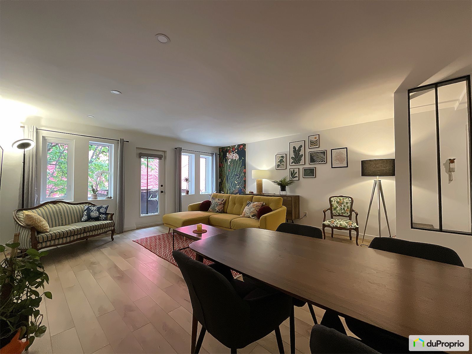202 2530 Rue Saint Antoine Oue — photo 2