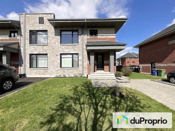 8787 rue Jean-Bernard, Lebourgneuf for sale