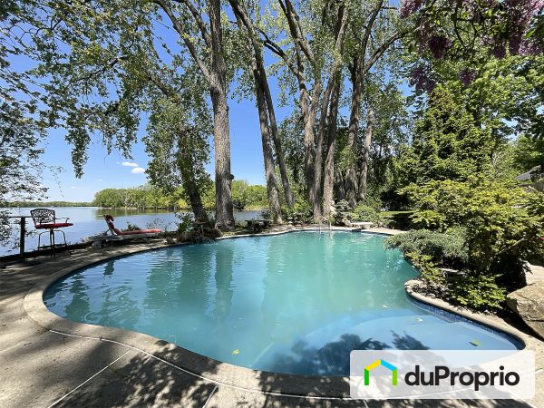 Vue sur le lac - 1145, rue de Gibraltar, Fabreville à vendre