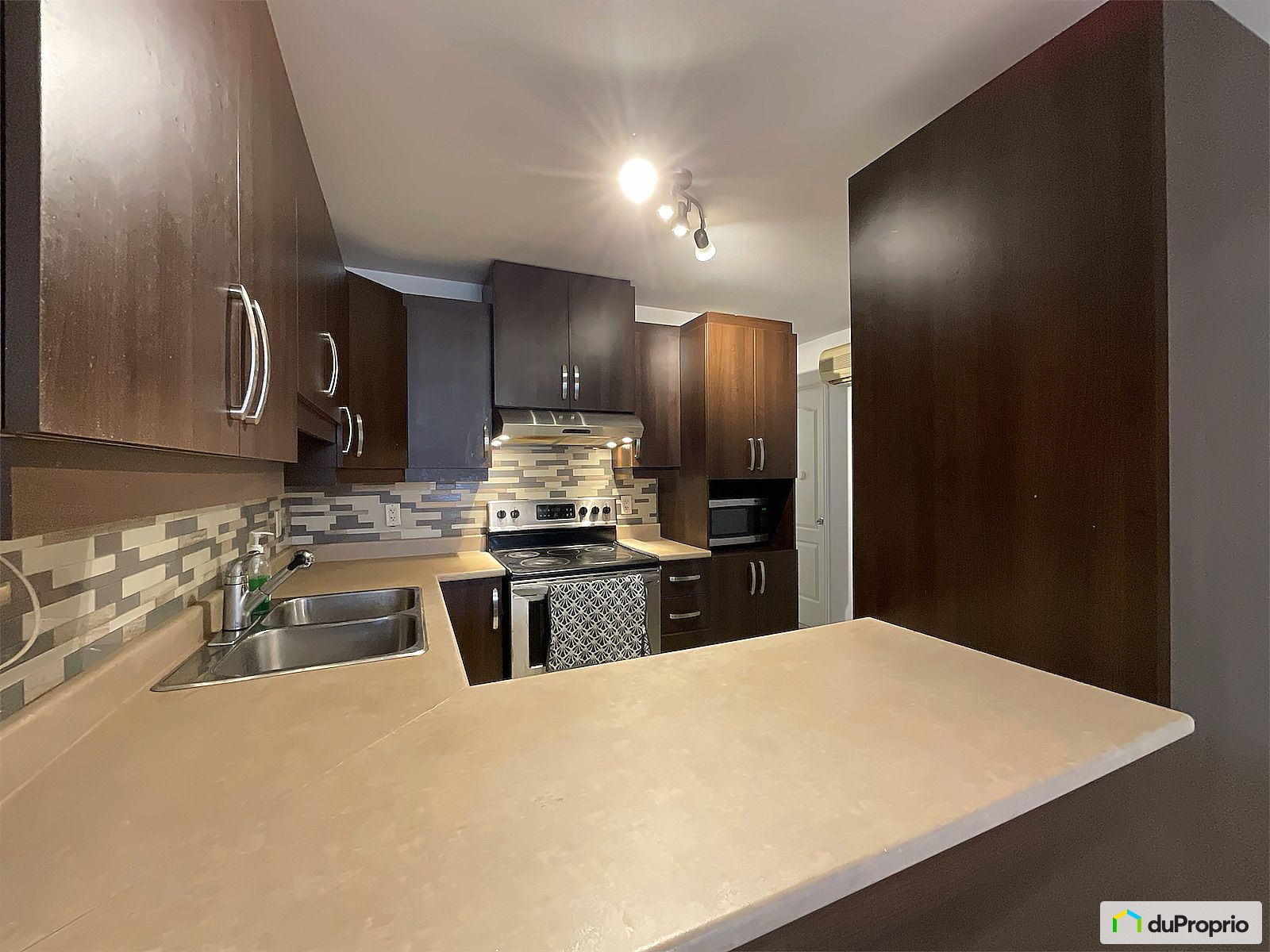 148 Avenue Leo Lacombe — photo 3