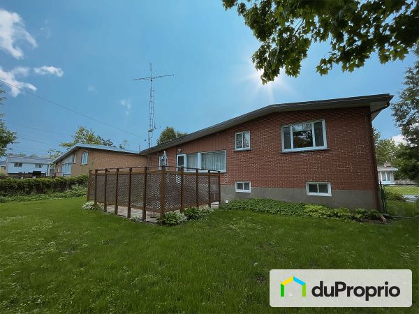 Backyard - 42 rue Glamis, Dollard-Des-Ormeaux for sale