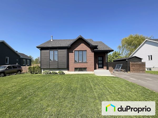 115 rue Jacob, Champlain for sale
