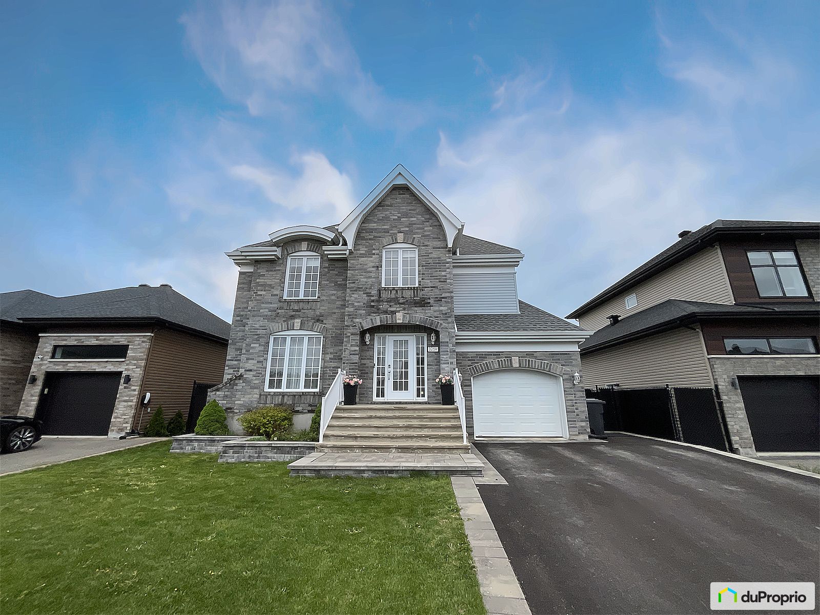 3259 Rue De La Sucrerie — photo 1