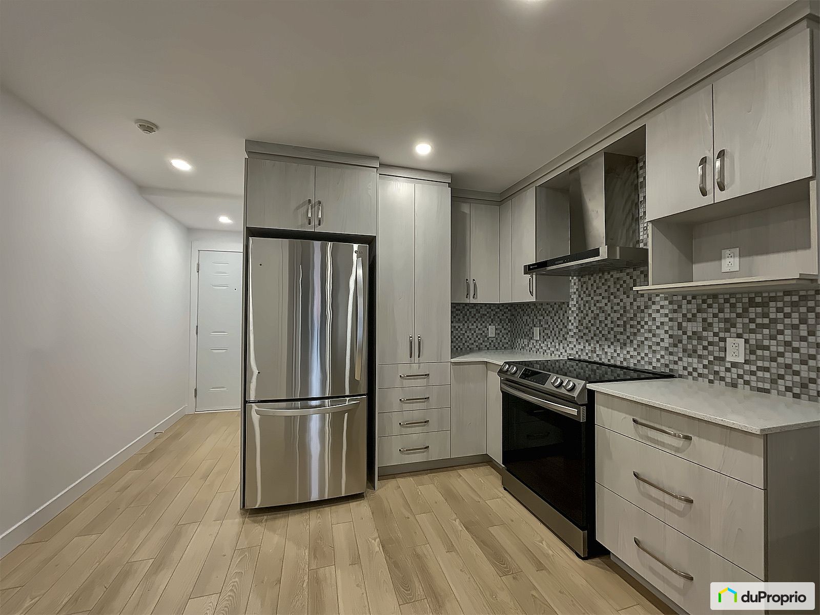 30 4722 Rue Sainte Catherine E — photo 2