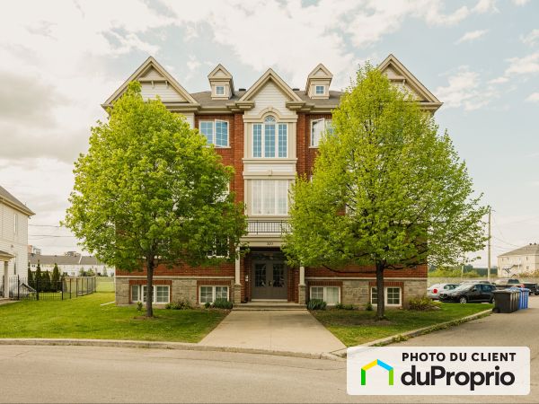 401-320 rue Jean-Claude-Tremblay, Vaudreuil-Dorion for sale
