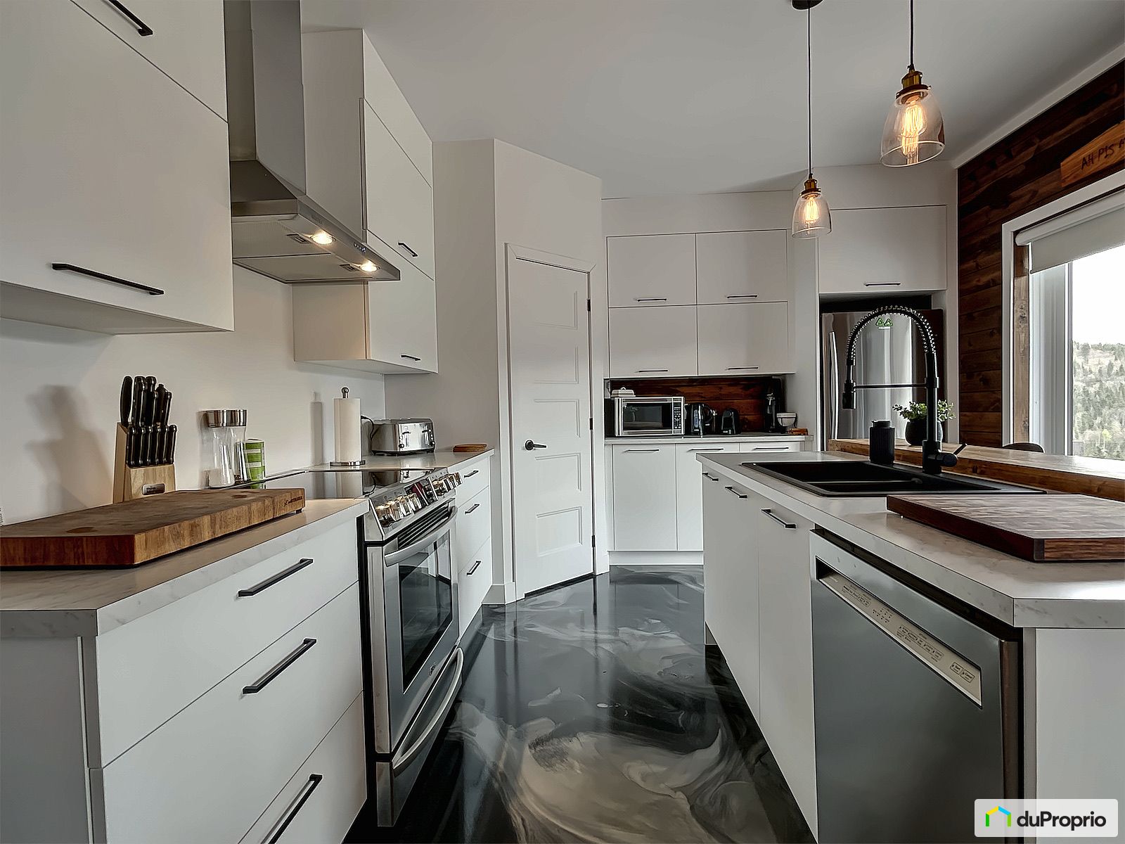 215 Rue Du Massif — photo 3