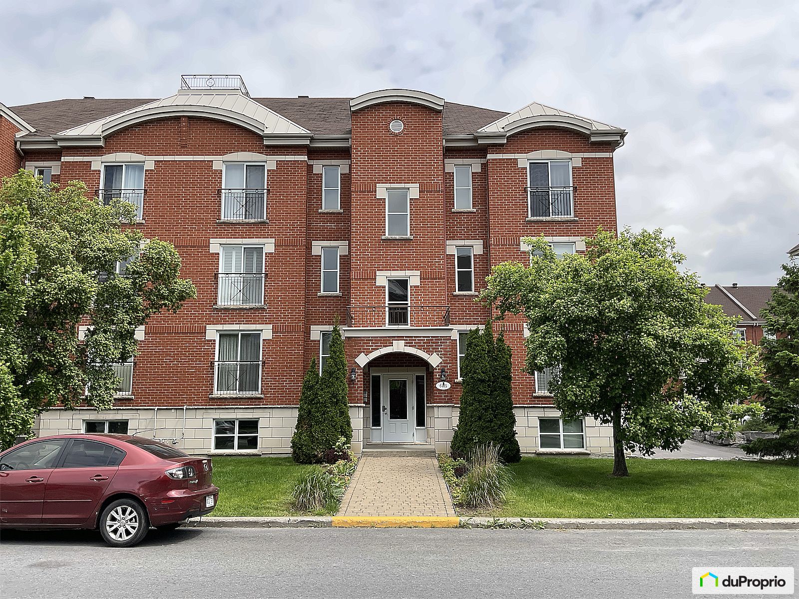 1 6435 Rue Des Bernard Racicot — photo 1