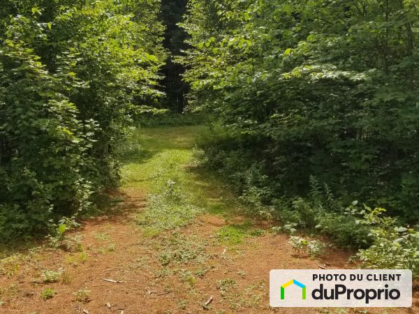 8B-226 chemin des Champignons, Harrington for sale