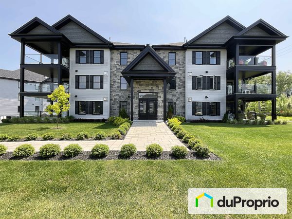 102-106 rue de l&#39;Aigle, Bromont à vendre