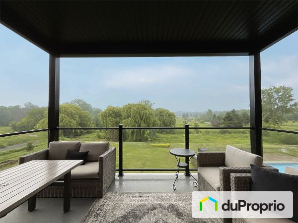 304-202 rue de l&#39;Aigle, Carignan for sale