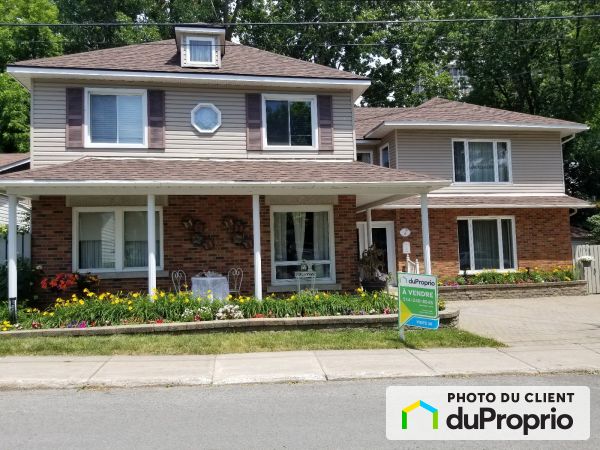 97 66e Avenue, Chomedey for sale