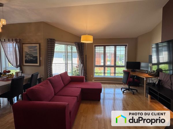 Apartment Living Room - 302-155 rue Parent, Longueuil (Greenfield Park) for sale
