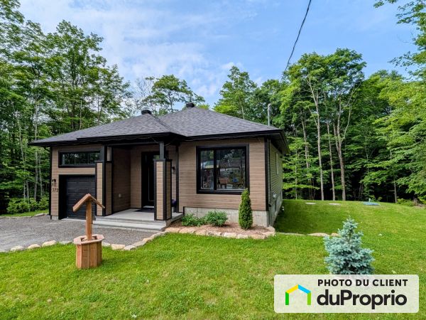 372 rue des Étoiles, St-Hippolyte for sale