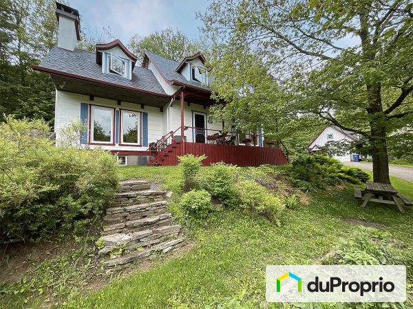 27 rue de la Montagne, St-Hippolyte for sale