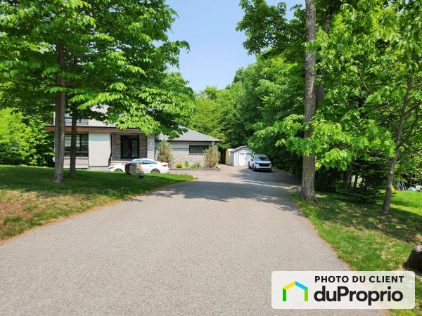 141 rue Alexanne, Ste-Sophie for sale