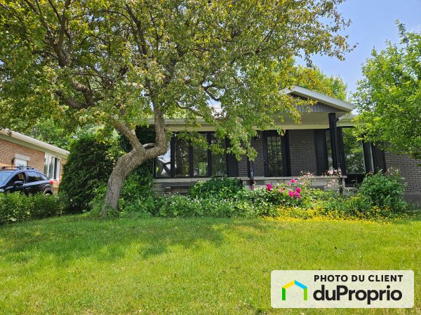443 Rue Begin, Granby for sale