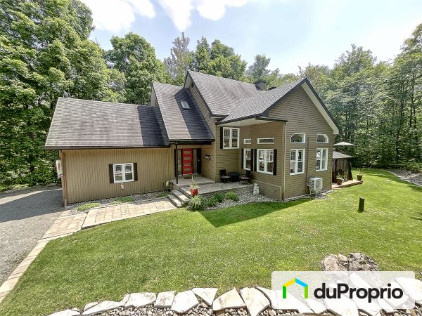 20 rue Beauregard, St-Hippolyte for sale