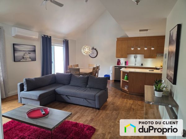 Apartment Living Room - 893 rue des Algonquins, Mont-Laurier for sale