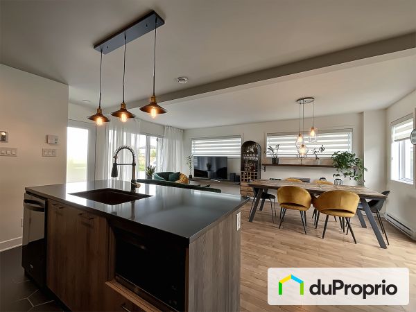 547 rue du Ruisseau, St-Amable for sale
