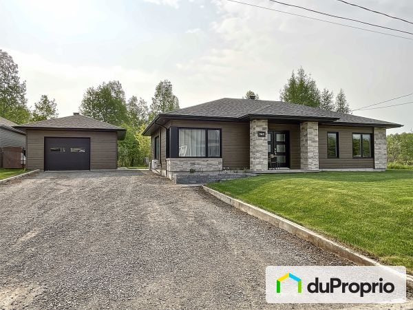 460 rue Desbiens, St-Honore-De-Chicoutimi for sale