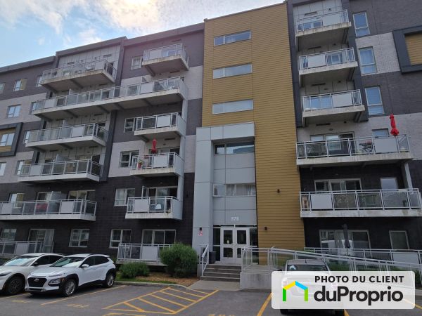 609-575 rue Robert-Élie, Laval-des-Rapides for sale