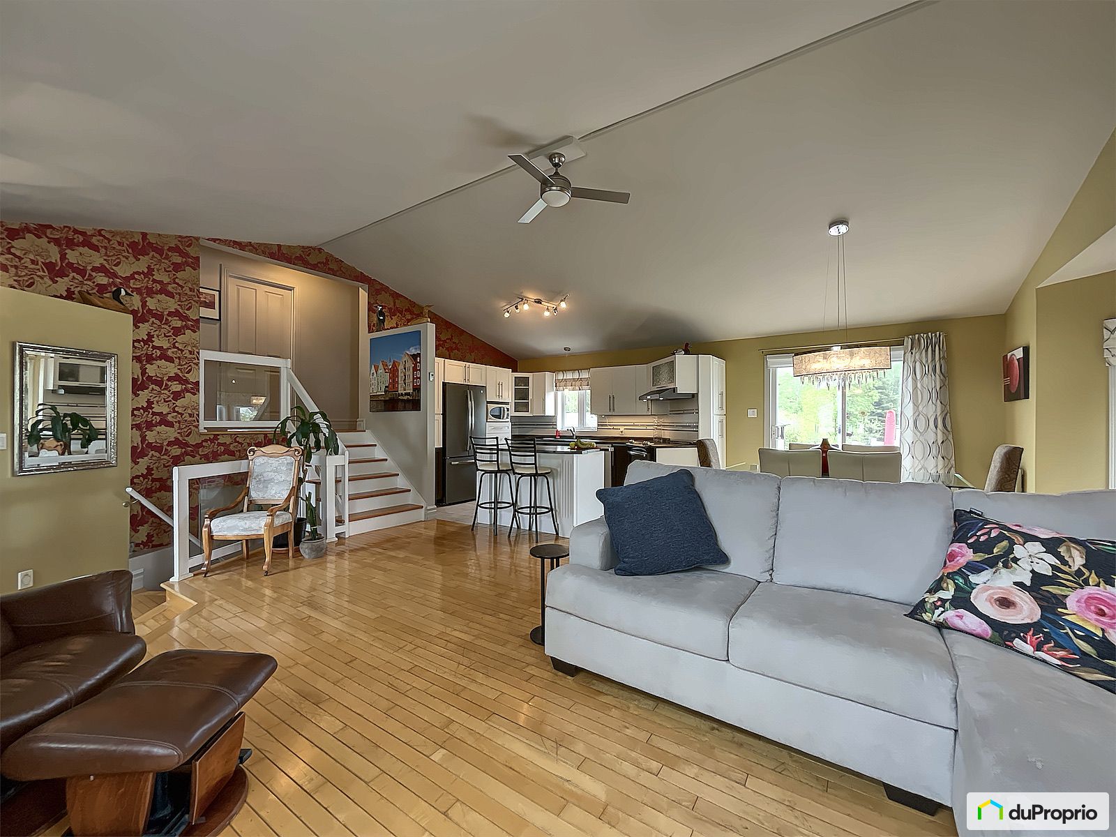 1503 Rue Des Sports — photo 2